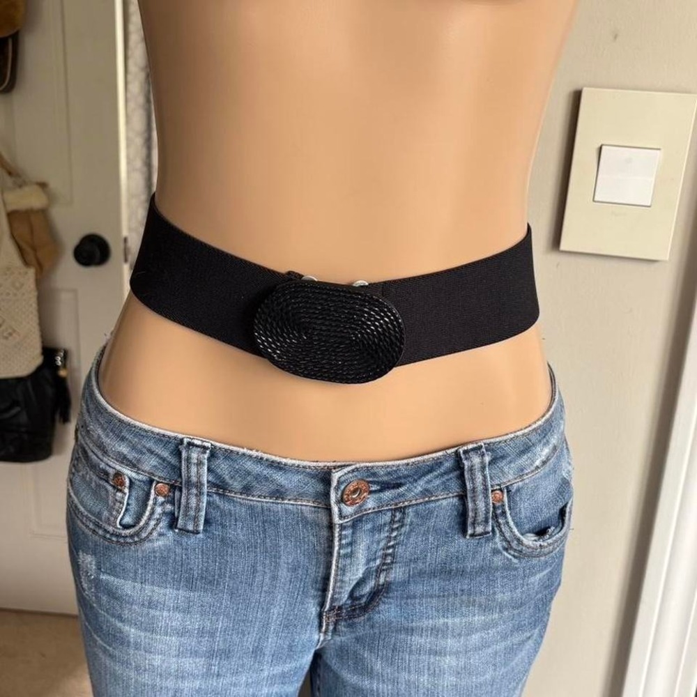 Vintage blackโ wide waist belt statement accessory
